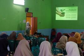 SOSIALISASI DAN PEMBENTUKAN POS UKK BAGI KELOMPOK WANITA TANI